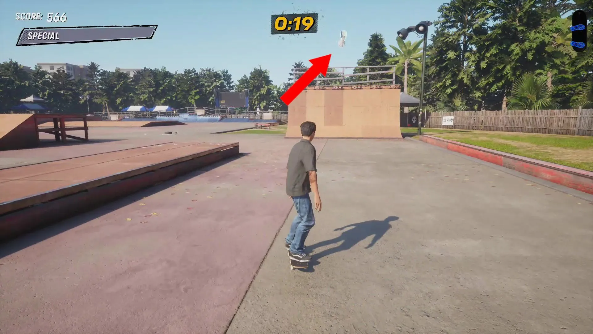 Cọc tiền (Cash) đầu tiên nằm trên đoạn dốc bên phải khi bắt đầu level Kona trong Tony Hawk’s Pro Skater 3 + 4.