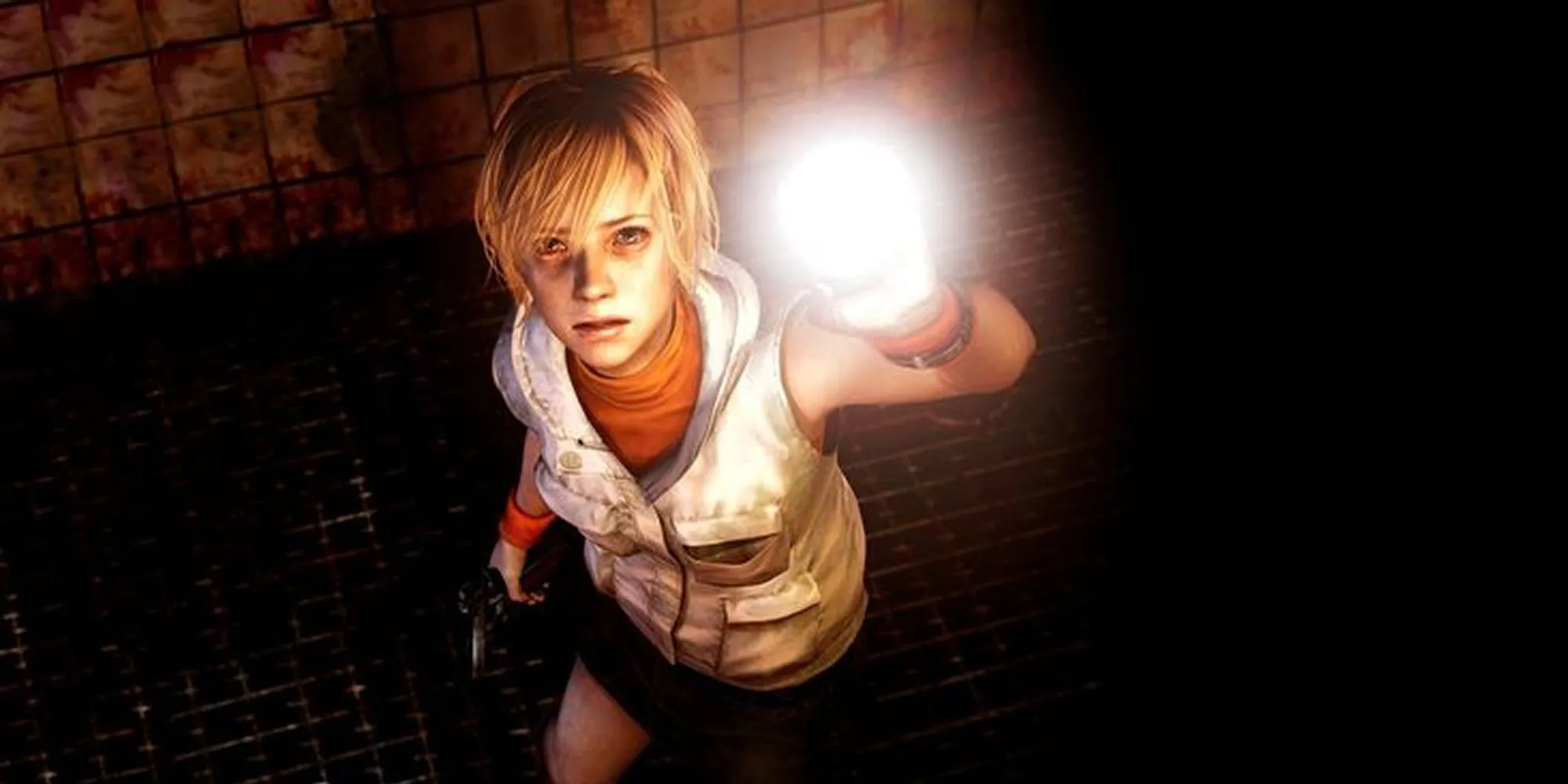 Heather Mason soi đèn trong Silent Hill 3, thể hiện sự dũng cảm