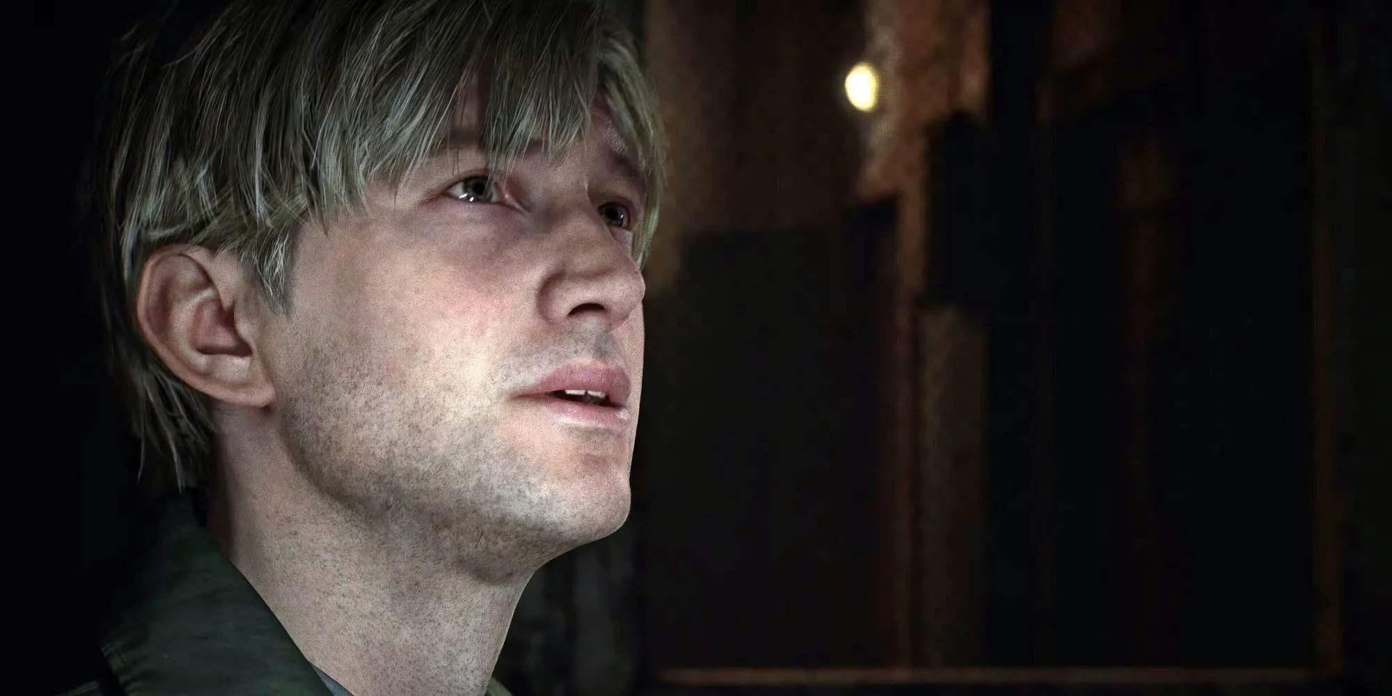 James Sunderland trầm tư nhìn lên trong Silent Hill 2