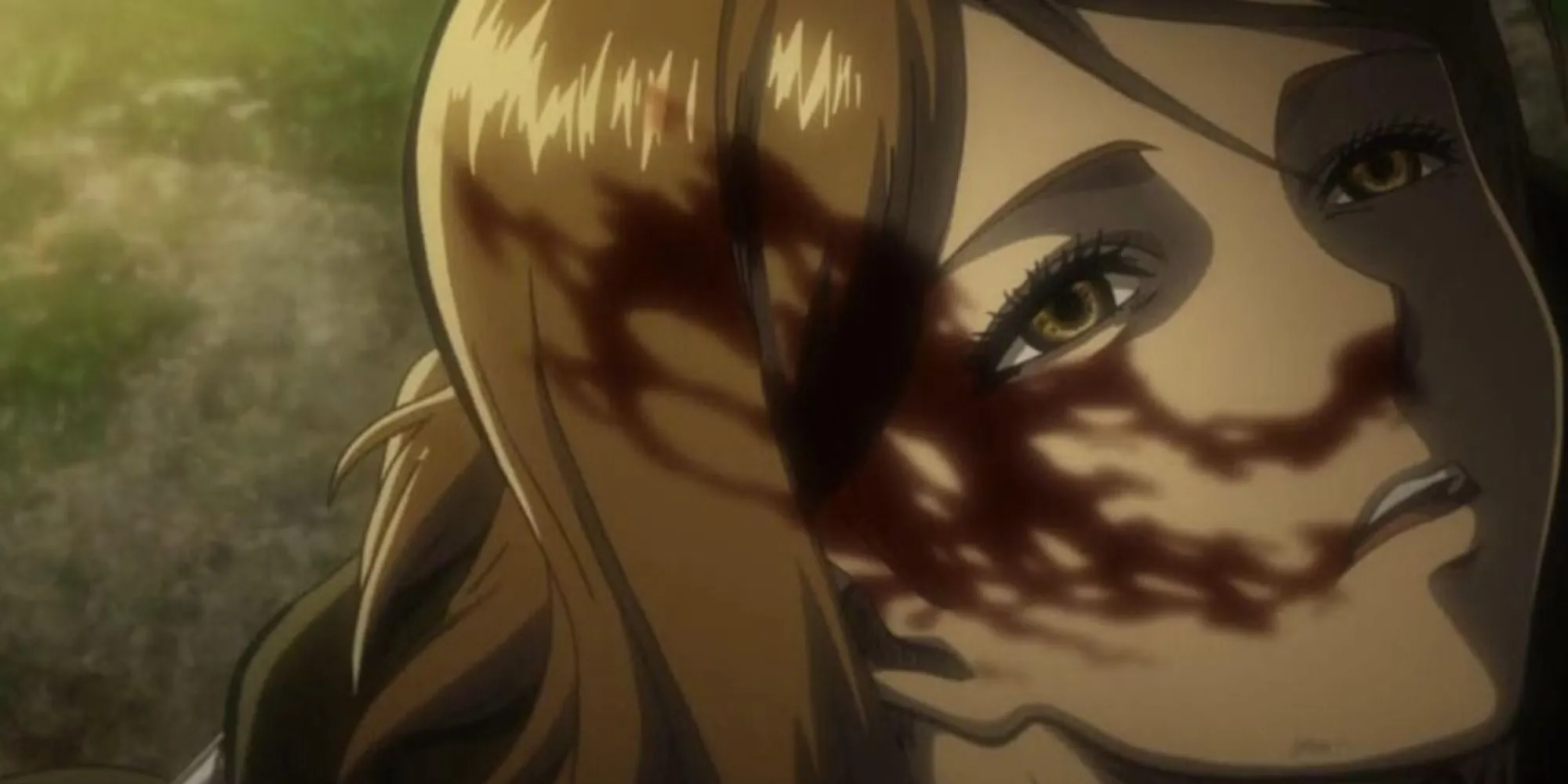 Petra Ral, thành viên đội tinh nhuệ của Levi, đối mặt với Female Titan trong rừng